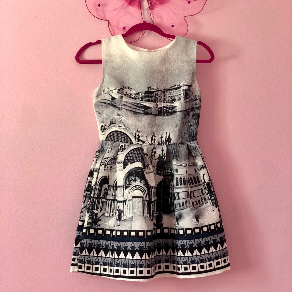 Cute & Elegant mini dress 👗